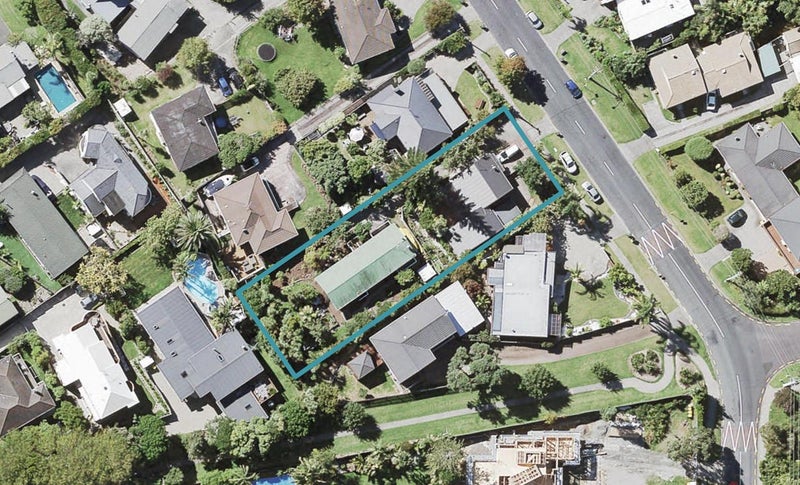 1/22 Lyons Avenue, Murrays Bay, Auckland - Carousel 1
