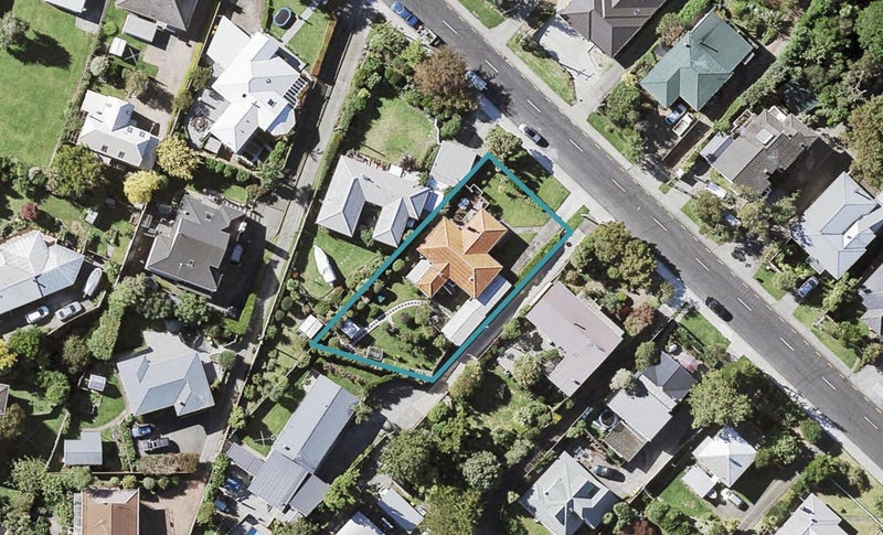 79 Beach Road, Mellons Bay, Auckland - Carousel 1