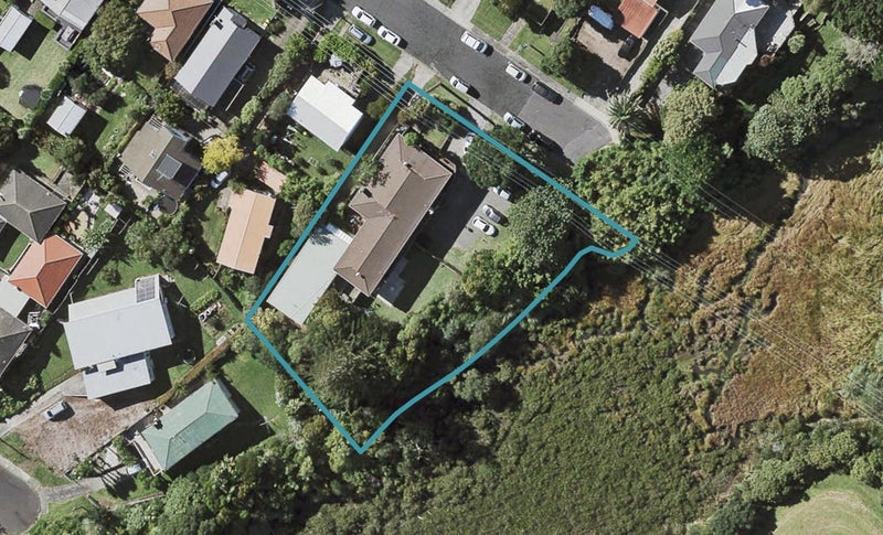 11 Evan Street, Belmont, Auckland - Carousel 1