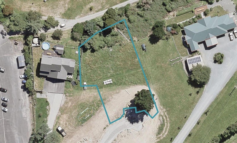 5 Halcyon Crescent, Te Marua, Upper Hutt - Carousel 1