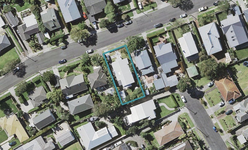 29 Egremont Street, Belmont, Auckland - Carousel 1