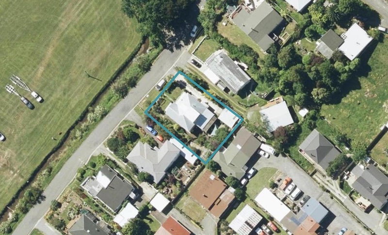 11 Hampden Street, Picton, Picton - Carousel 1
