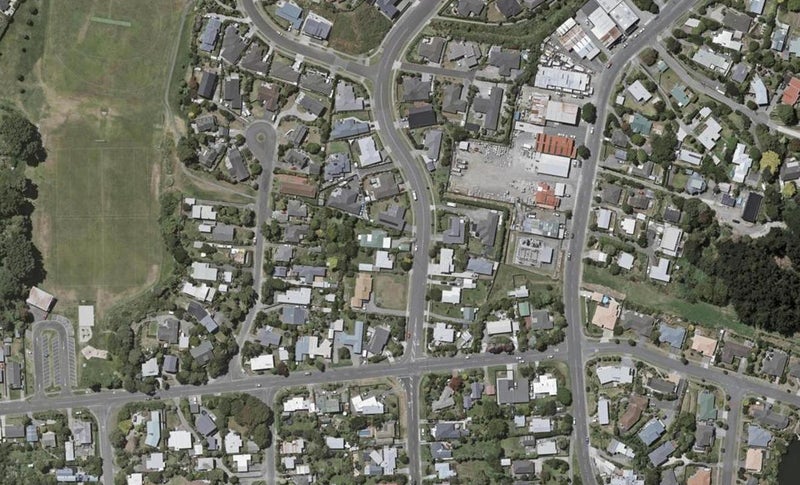 39 Hillcrest Road, Raumati South, Paraparaumu - Carousel 1