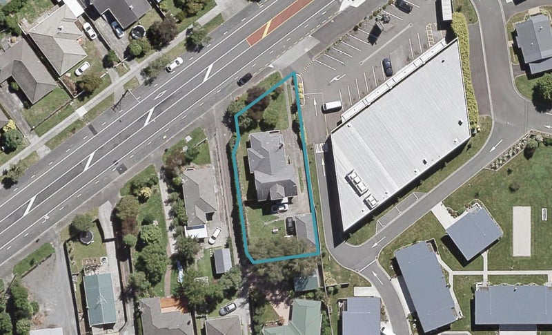 1092 Fergusson Drive, Clouston Park, Upper Hutt - Carousel 1