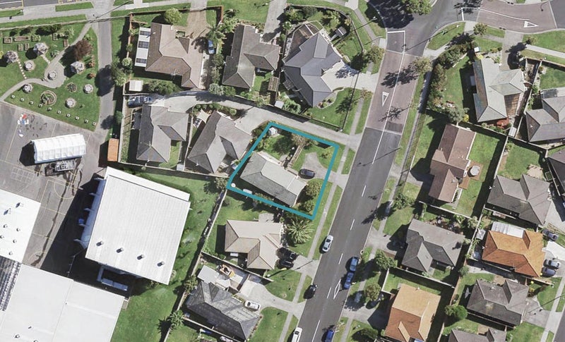 76 Riverton Drive, Randwick Park, Auckland - Carousel 1