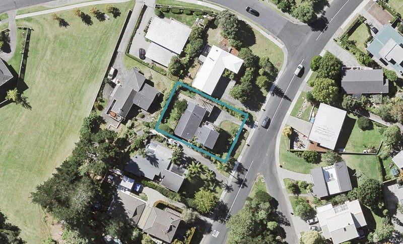 31 Saddleback Rise, Murrays Bay, Auckland - Carousel 1