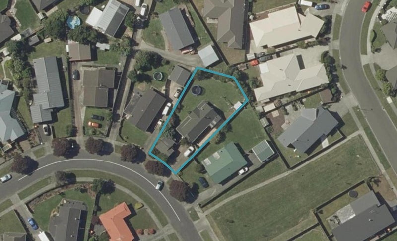25 Peppertree Glade, Kelvin Grove, Palmerston North - Carousel 1