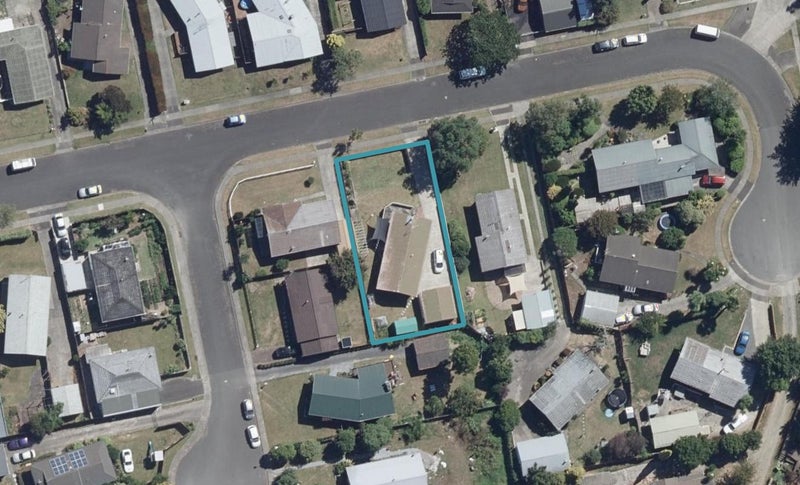 12 Cypress Crescent, Pukete, Hamilton - Carousel 1