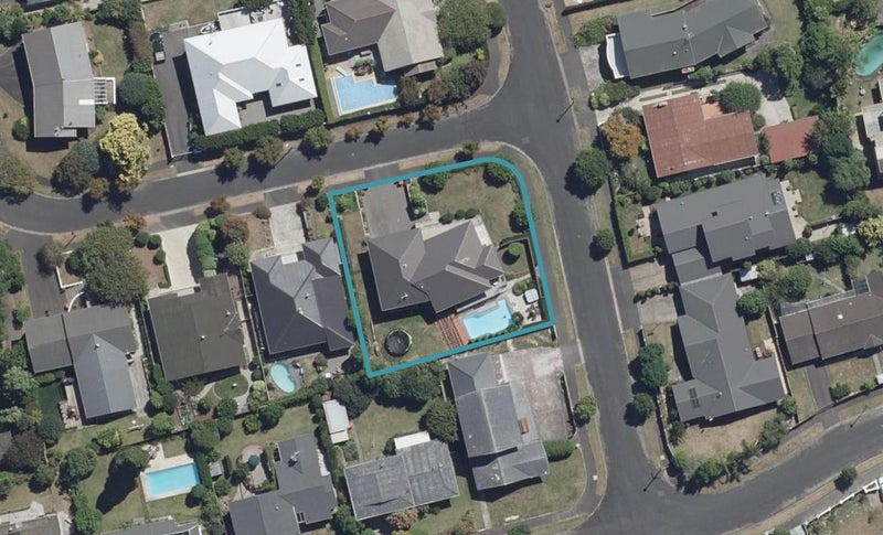 14 Pollock Drive, Chartwell, Hamilton - Carousel 1