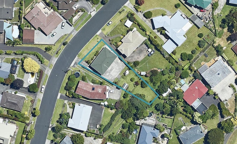 32 Brookfield Terrace, Brookfield, Tauranga - Carousel 1