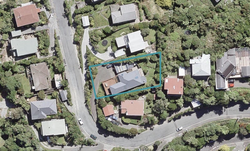16 Titiro Moana Road, Korokoro, Lower Hutt - Carousel 1
