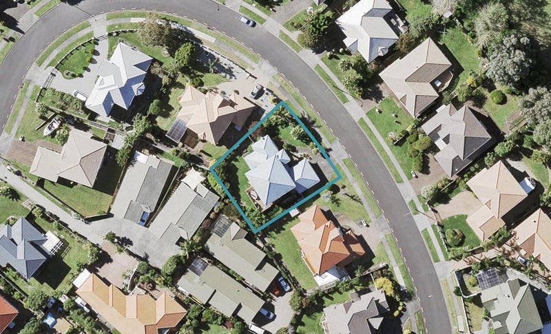 20 Rochester Crescent, Somerville, Auckland - Carousel 1