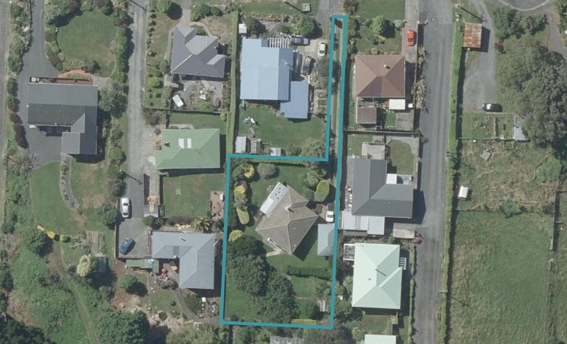 12 Tomkins Street, Green Island, Dunedin - Carousel 1