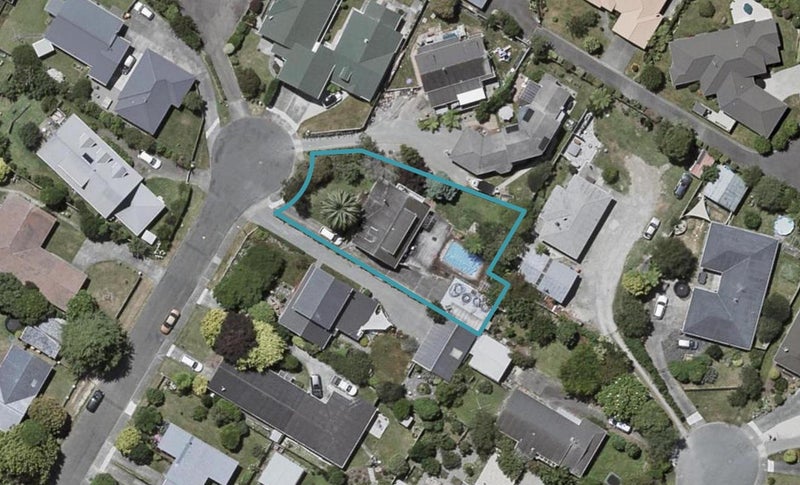 7 Arthur Grove, Waikanae, Waikanae - Carousel 1