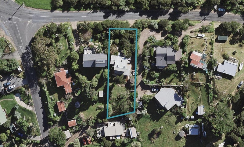 5 Junction Road, Oneroa, Waiheke Island - Carousel 1
