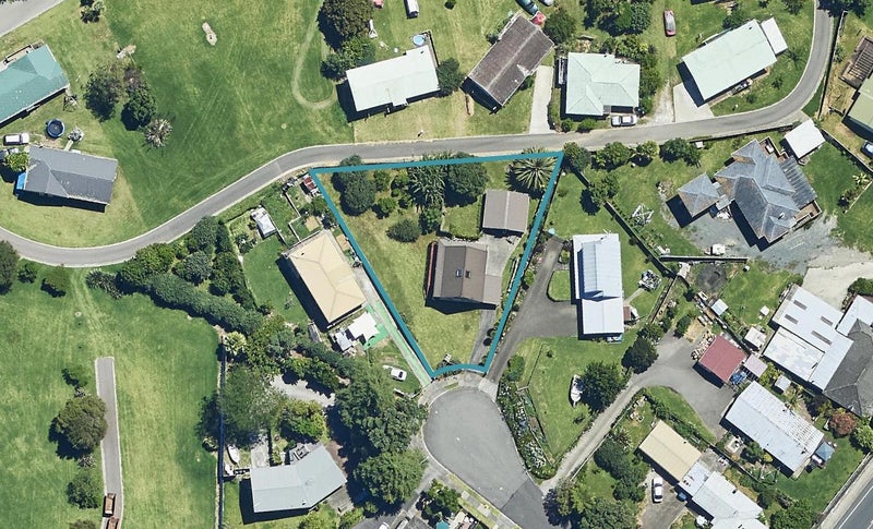 6 Te Atatu Place, Judea, Tauranga - Carousel 1
