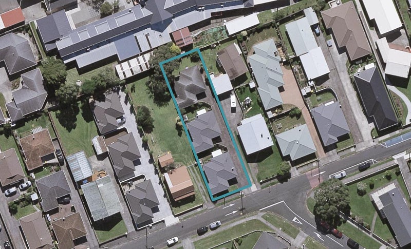 17 Clemow Road, Fitzroy, New Plymouth - Carousel 1
