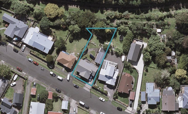 45 Waiwaka Terrace, Strandon, New Plymouth - Carousel 1