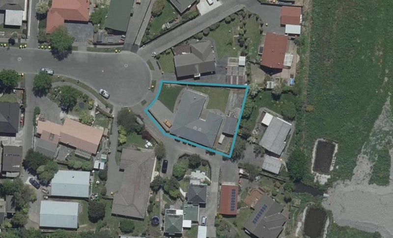 16 Kruse Place, Redwood, Christchurch - Carousel 1