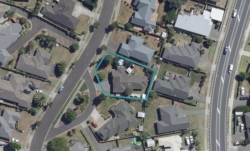 44 Cairns Crescent, Rototuna, Hamilton - Carousel 1
