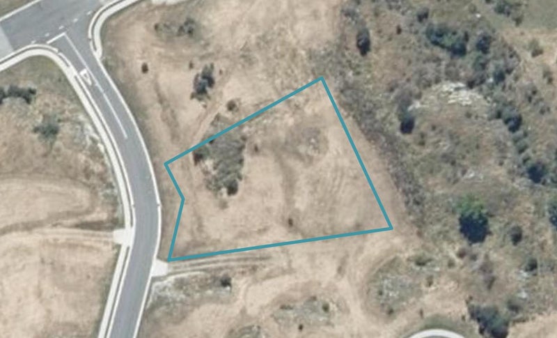 3 Red Deer Rise, Kelvin Heights, Queenstown - Carousel 1