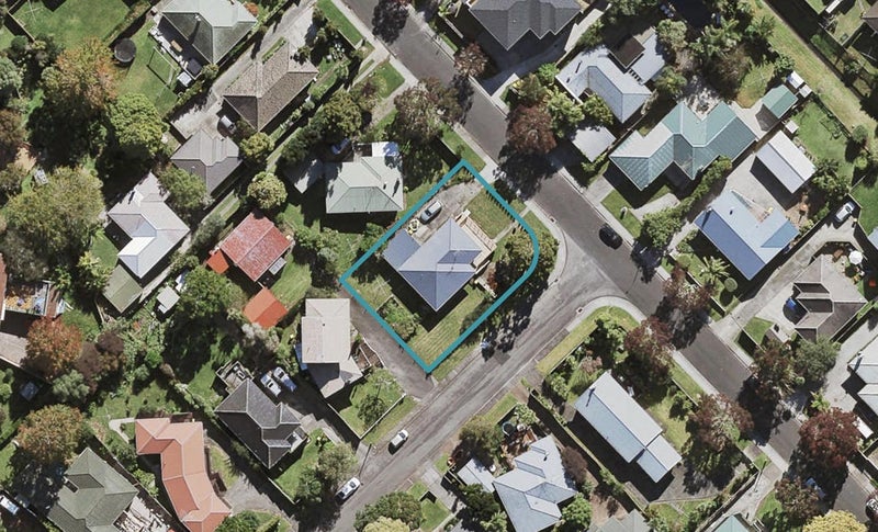 16 Lynden Avenue, Hillcrest, Auckland - Carousel 1