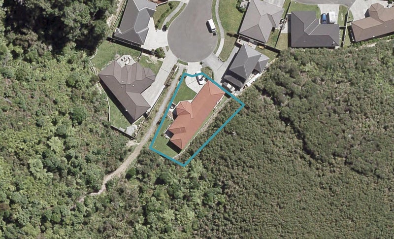 31 Aragon Grove, Kingsley Heights, Upper Hutt - Carousel 1