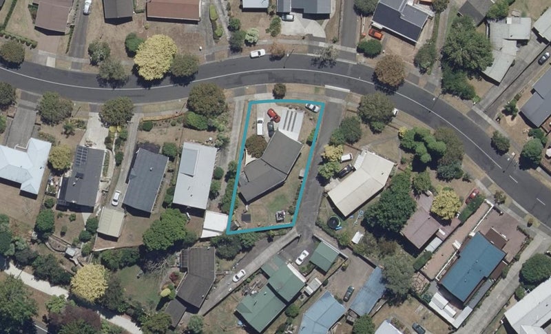 30 Pelorus Street, Glenview, Hamilton - Carousel 1
