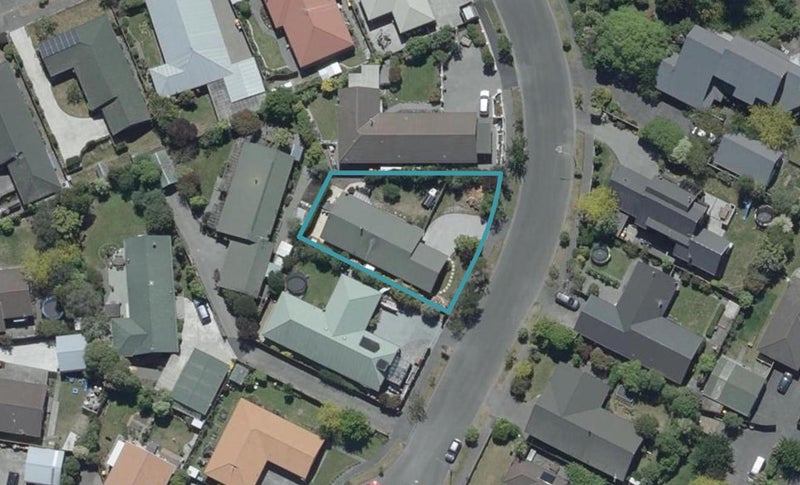 8 Forest Park Place, Parklands, Christchurch - Carousel 1
