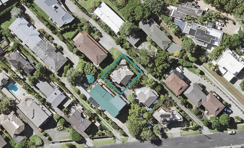 16B Castor Bay Road, Castor Bay, Auckland - Carousel 1