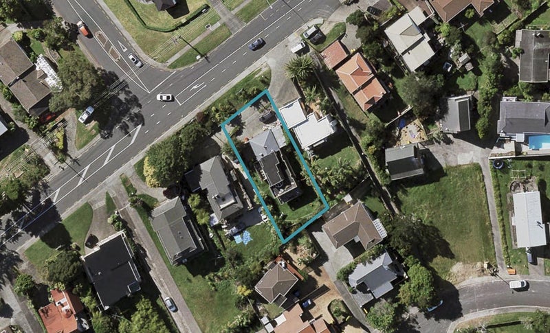 123 Sunset Road, Totara Vale, Auckland - Carousel 1