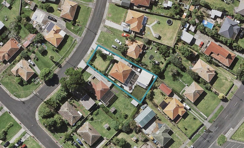 4 Benghazi Road, Panmure, Auckland - Carousel 1