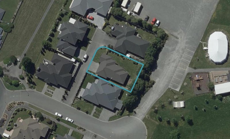 9 Meeking Place, Aidanfield, Christchurch - Carousel 1