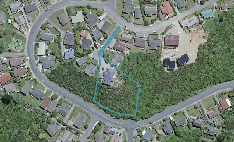 8 Cathie Place, Karori, Wellington - Carousel 1