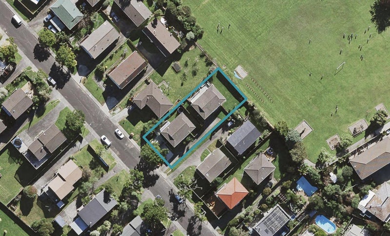 2/61 Simon Ellice Drive, Bayview, Auckland - Carousel 1