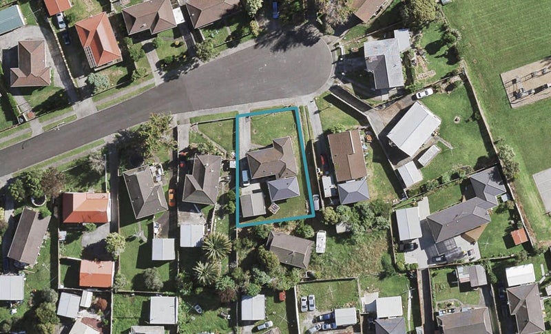 11 Massine Place, Randwick Park, Auckland - Carousel 1