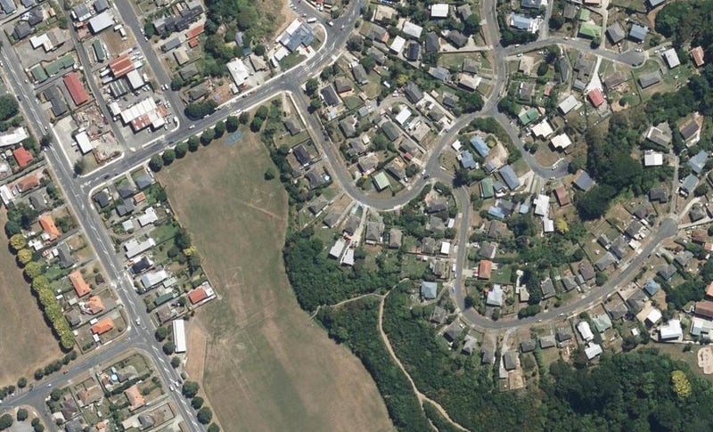 12 Chaffey Crescent, Titahi Bay, Porirua - Carousel 1
