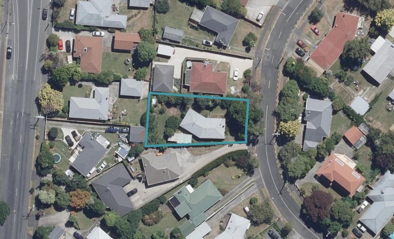8 Liston Crescent, Hillcrest, Hamilton - Carousel 1