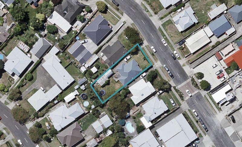 111 Duchess Crescent, Mayfair, Hastings - Carousel 1