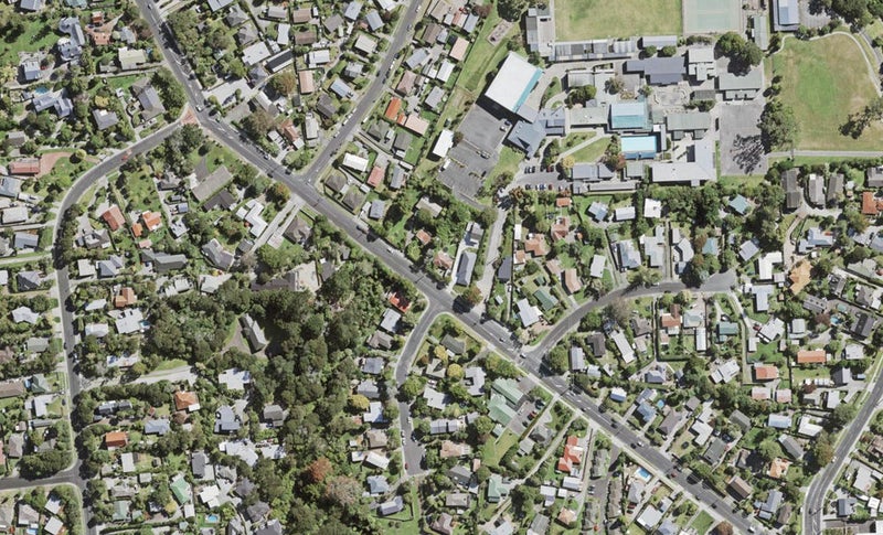 27 Kaurilands Road, Titirangi, Auckland - Carousel 1