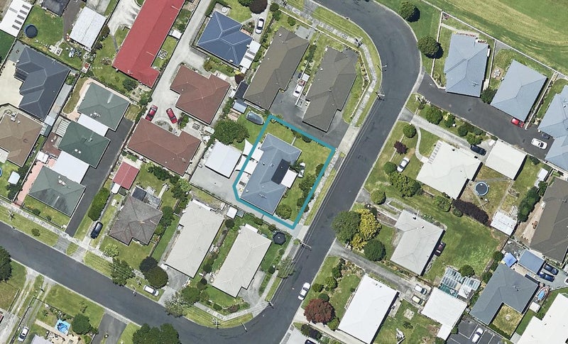 31 Pemberton Crescent, Greerton, Tauranga - Carousel 1