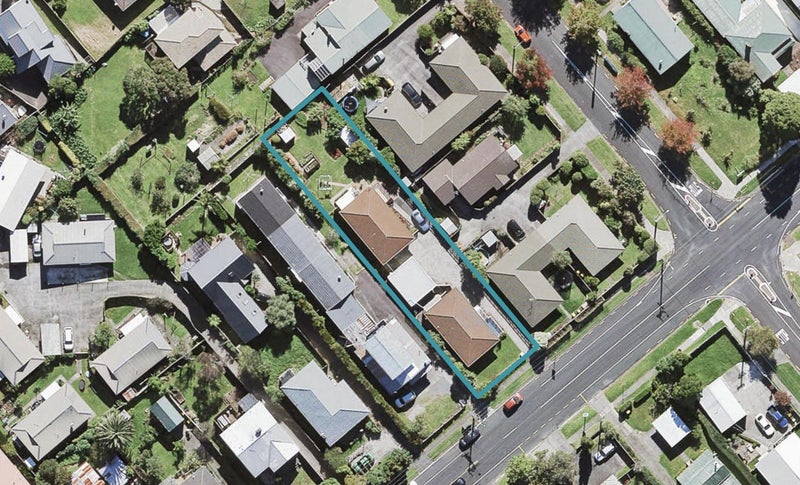 1/79 Hutchinson Avenue, New Lynn, Auckland - Carousel 1