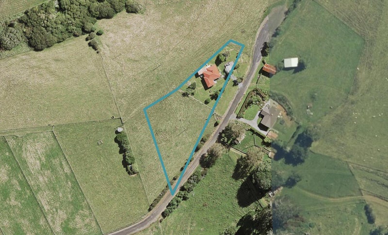 111 Puketutu Road, Pokeno - Carousel 1