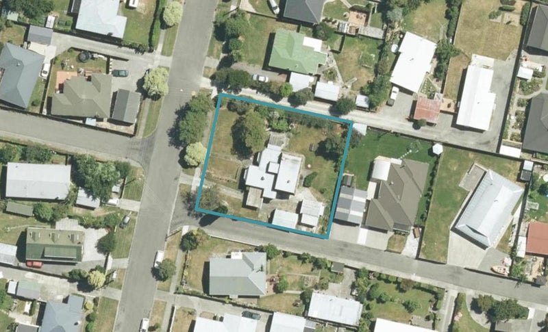 11 Holdaway Street, Riversdale, Blenheim - Carousel 1