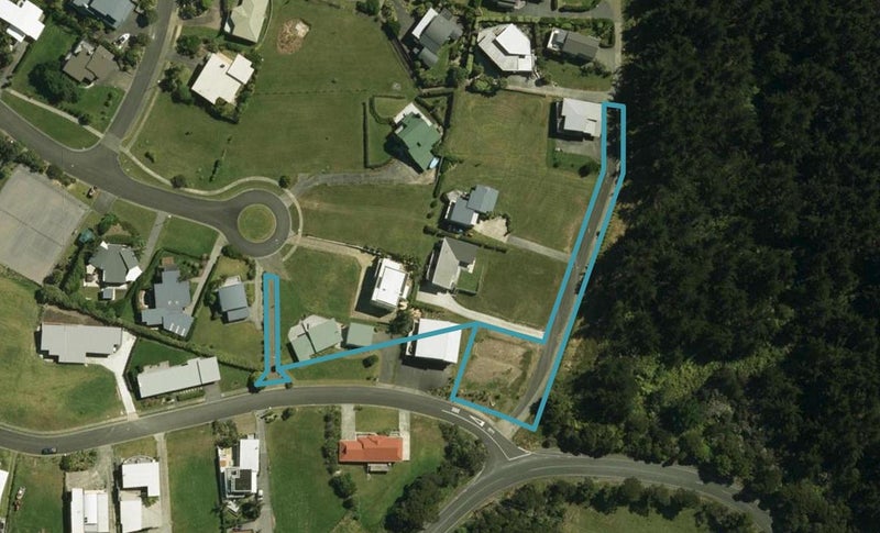 1 Margaret Way, Langs Beach, Waipu - Carousel 1
