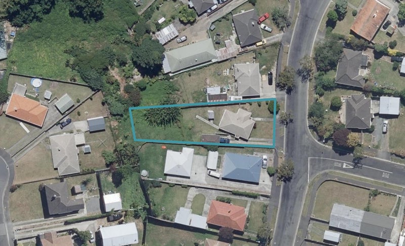 9 Montgomery Crescent, Bader, Hamilton - Carousel 1