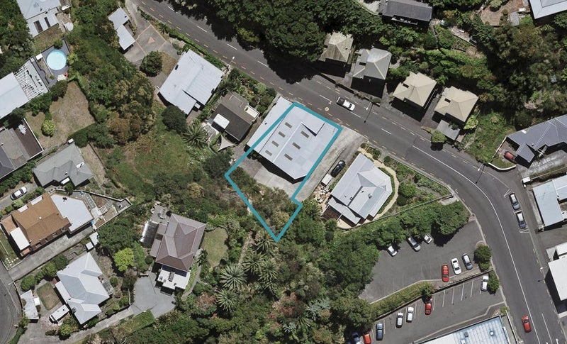8 Milton Road, Bluff Hill, Napier - Carousel 1