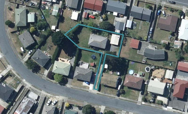 42 Beauzami Crescent, Ascot Park, Porirua - Carousel 1