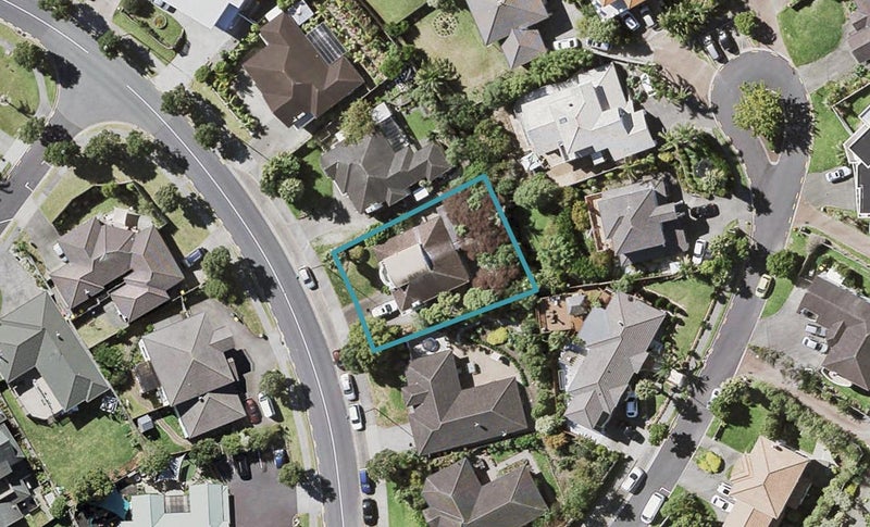 20 Graham Collins Drive, Windsor Park, Auckland - Carousel 1
