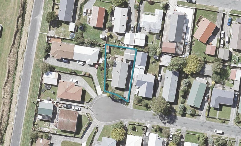 16 Wimbledon Grove, Wainuiomata, Lower Hutt - Carousel 1